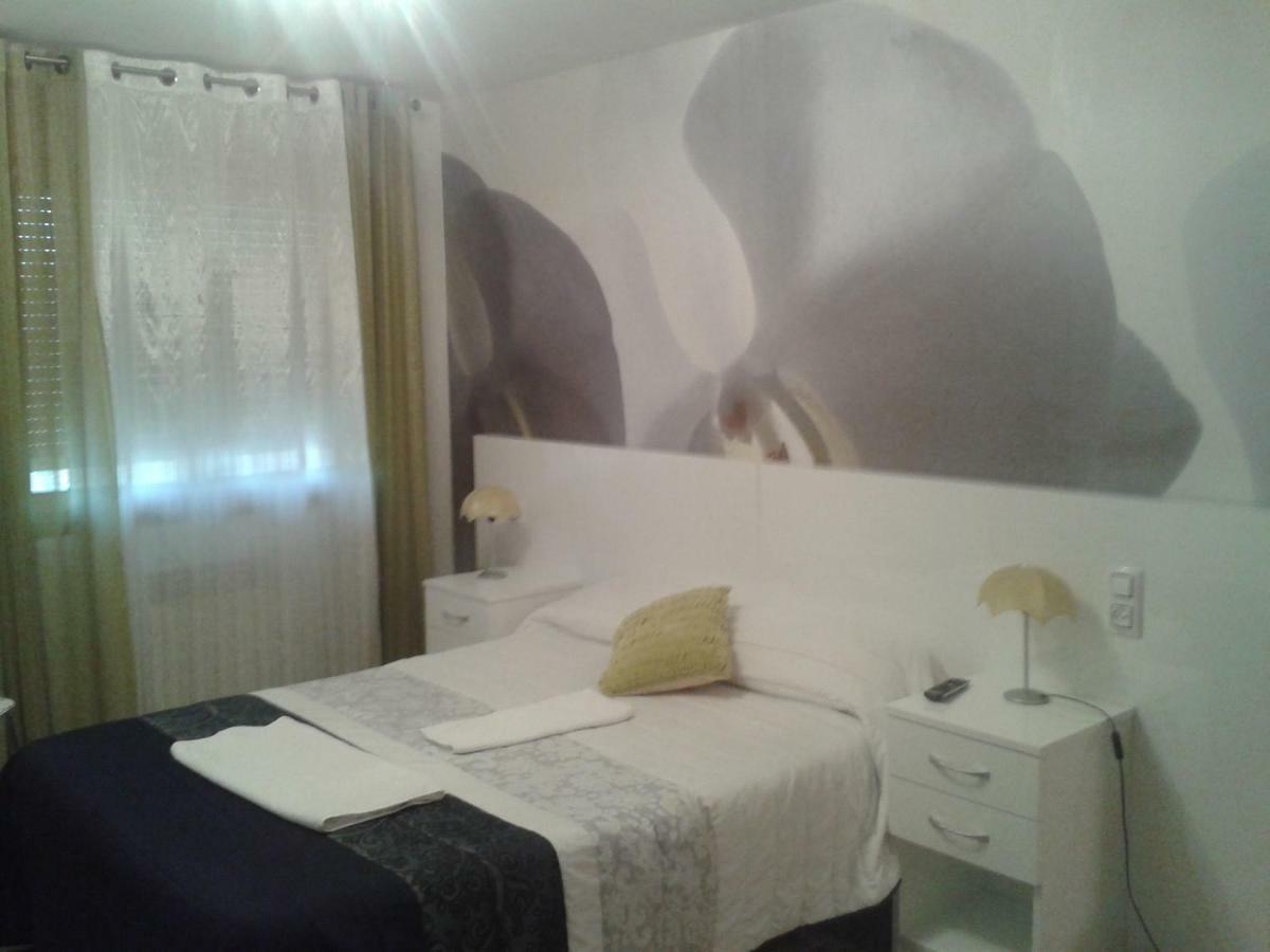 Hostal Texas 2 Fuentes de Ebro Exterior foto